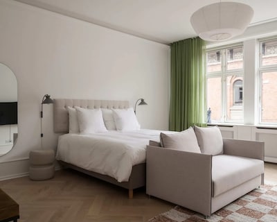 Latin Quarter By Daniel&jacobs