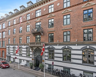 4b18e5d18662e096cbbd881e3b8e6b96212430d572a7112644f3bc717476