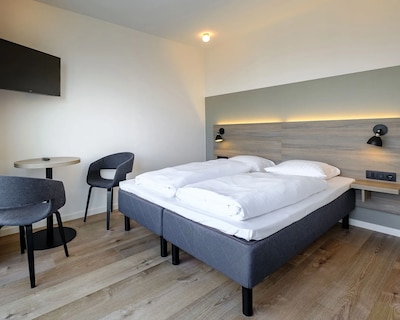 c84ee7c3f35443674310c33d519b69b611ef032e8509bd3fc95eb0a1889d